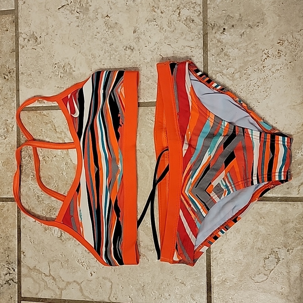 Nike Girls 10 2 Piece Practice Suit